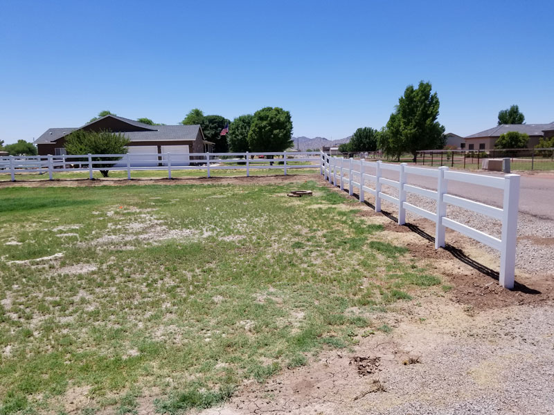 3-rail-vinyl-fence