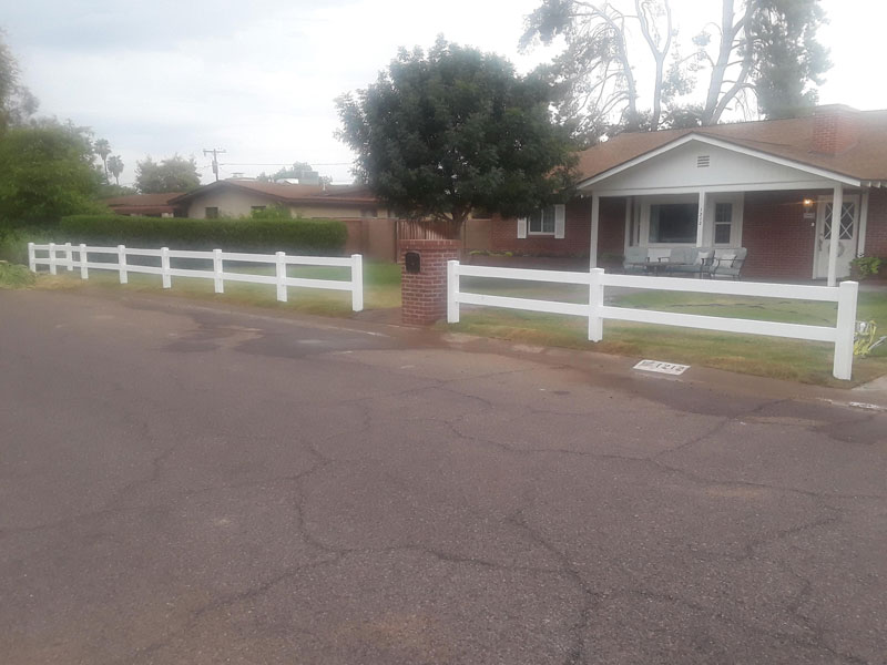 2-rail-vinyl-fence