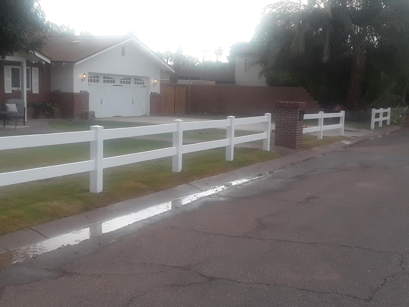 2-rail-vinyl-fence